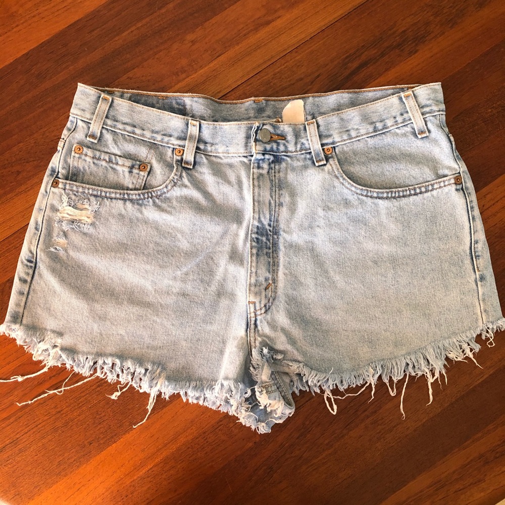 Vintage 1990s Levi’s 550 Cutoff Shorts Size 38